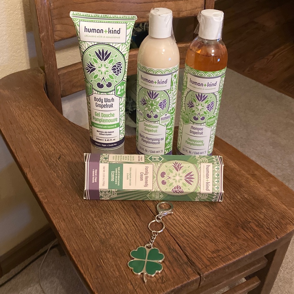 human+kind Irish Skincare & Shamrock ☘️ Purse Charm Bundle New!